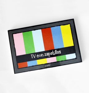 TV CON ZAPATILLAS-01
